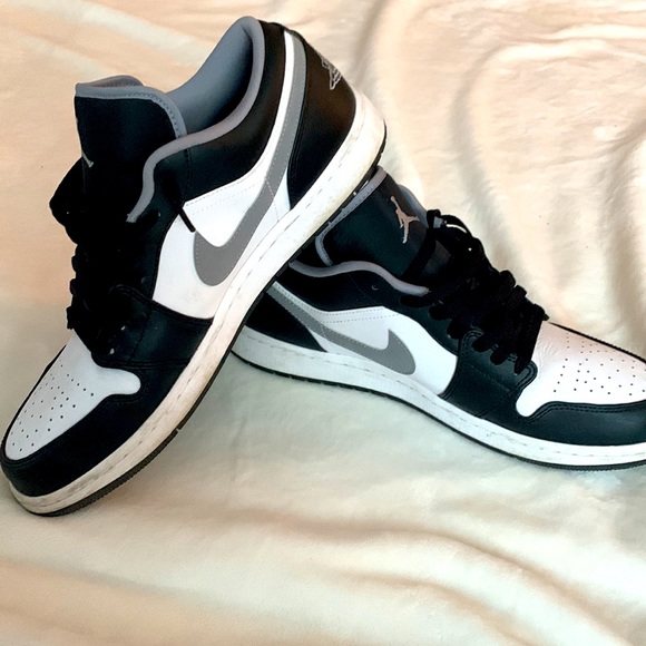 Jordan Low Shadow Black and White. Nike Air Jordan - Picture 3 of 11